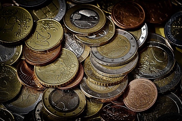 FINANÇAS coins, money, currency, euro, hard money, loose change, gold, metal, metal money, finance, cash, money, money, euro, euro, euro, euro, euro